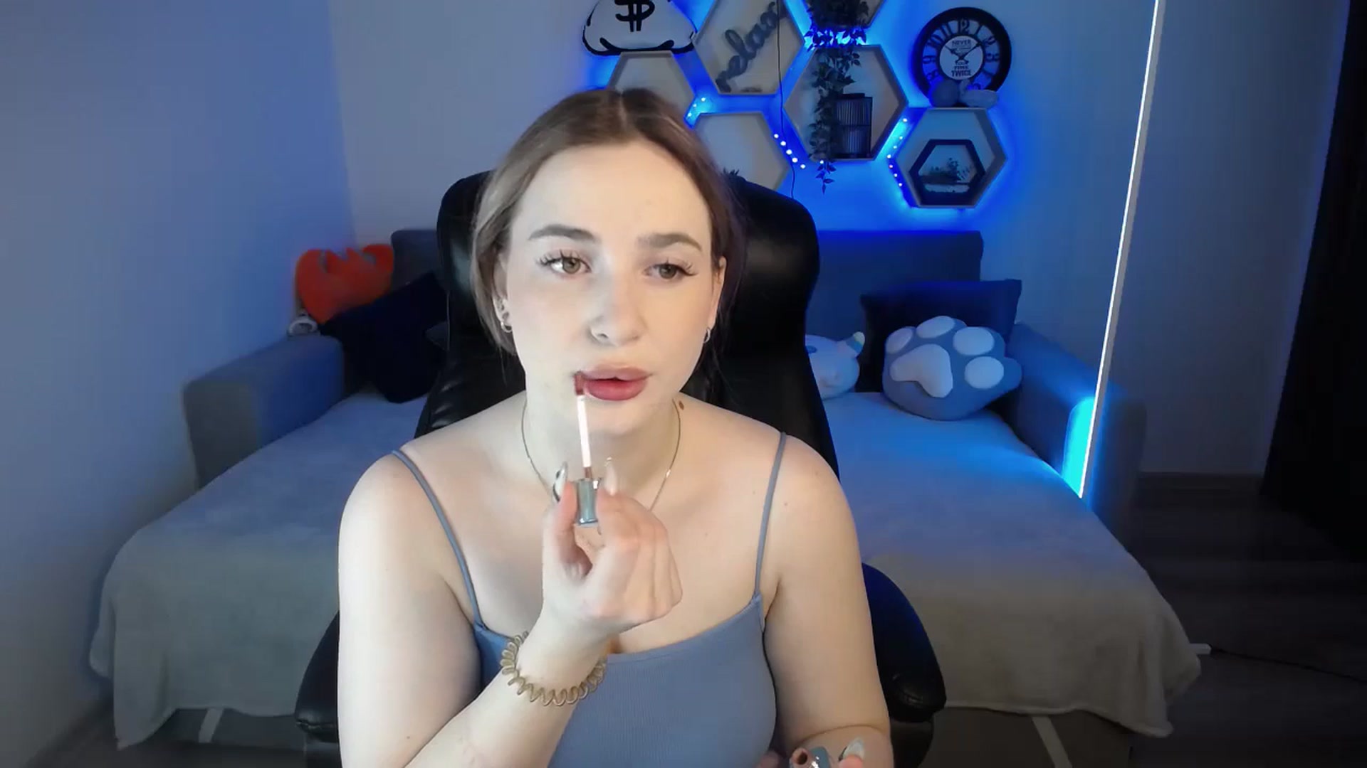 Gallery image thumbnail from SabrinaViolet's myfreecams stream on, 01/06/2025, 09:25 image 5 of 20