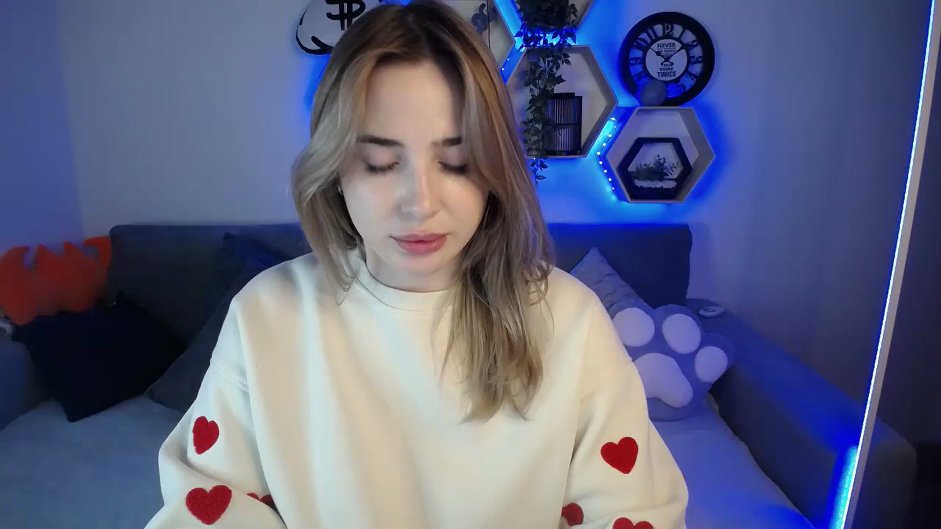Gallery image thumbnail from SabrinaViolet's myfreecams stream on, 01/10/2025, 13:06 image 1 of 20