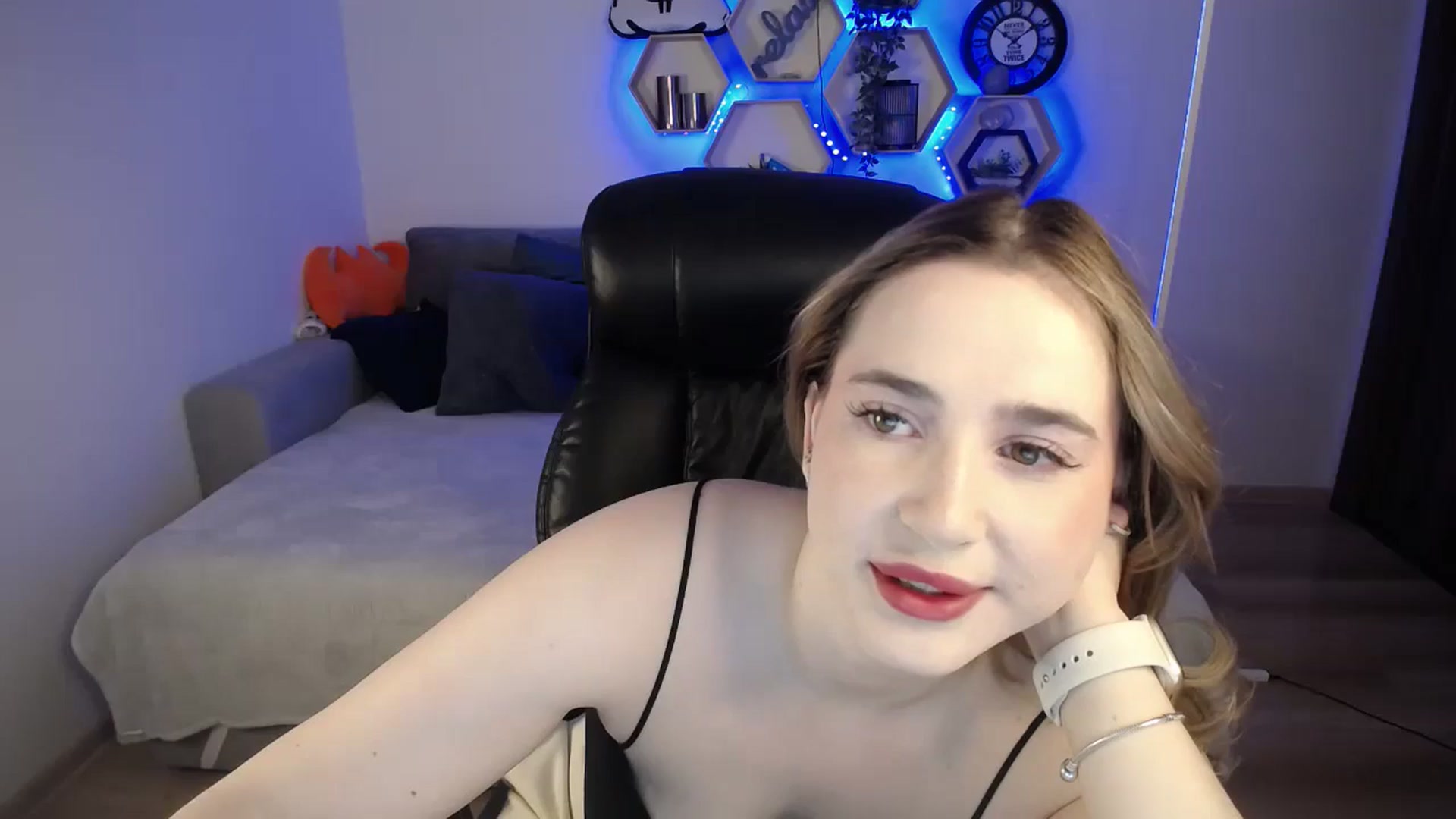 Gallery image thumbnail from SabrinaViolet's myfreecams stream on, 01/11/2025, 09:17 image 17 of 20