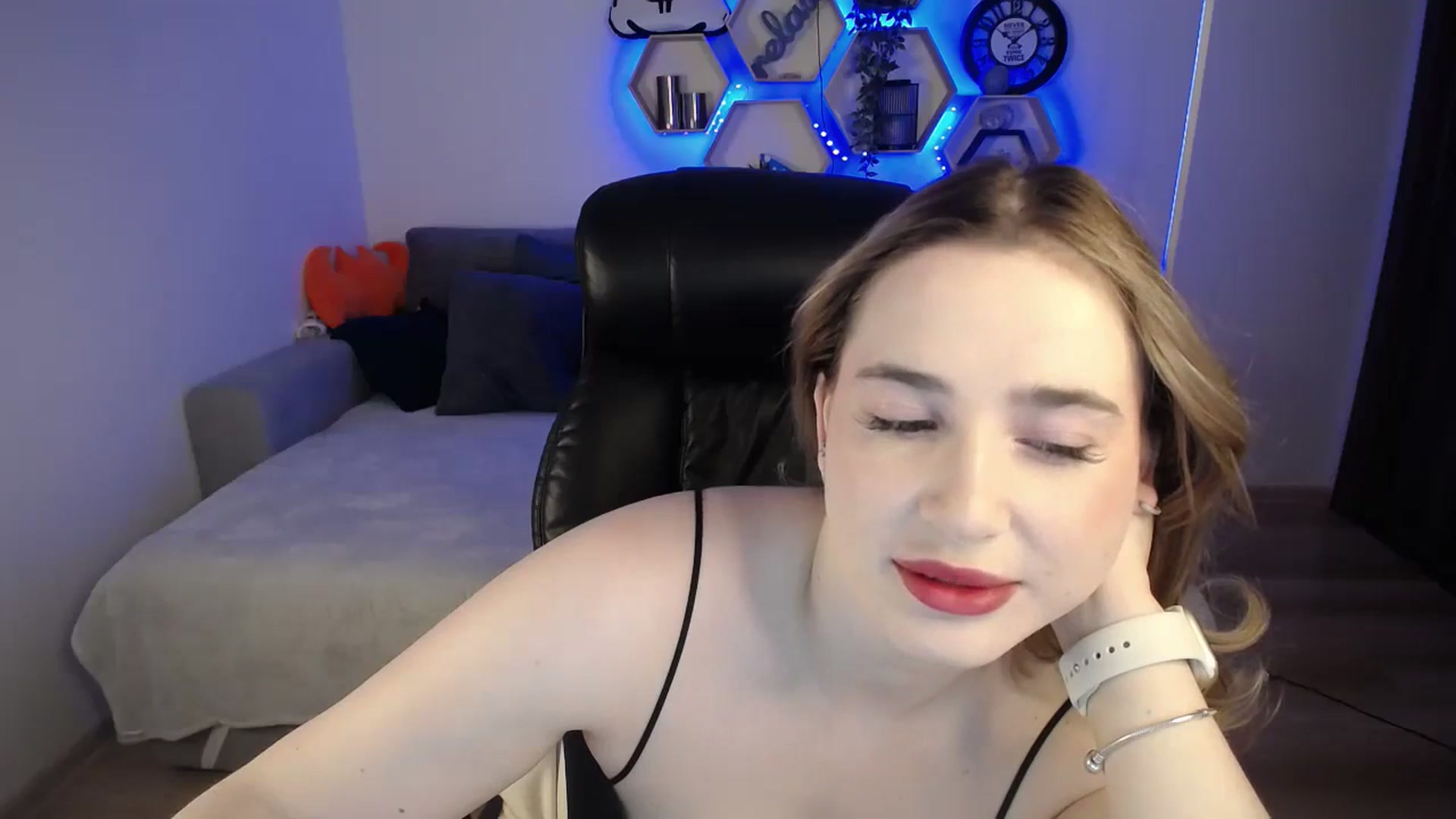 Gallery image thumbnail from SabrinaViolet's myfreecams stream on, 01/11/2025, 09:17 image 16 of 20