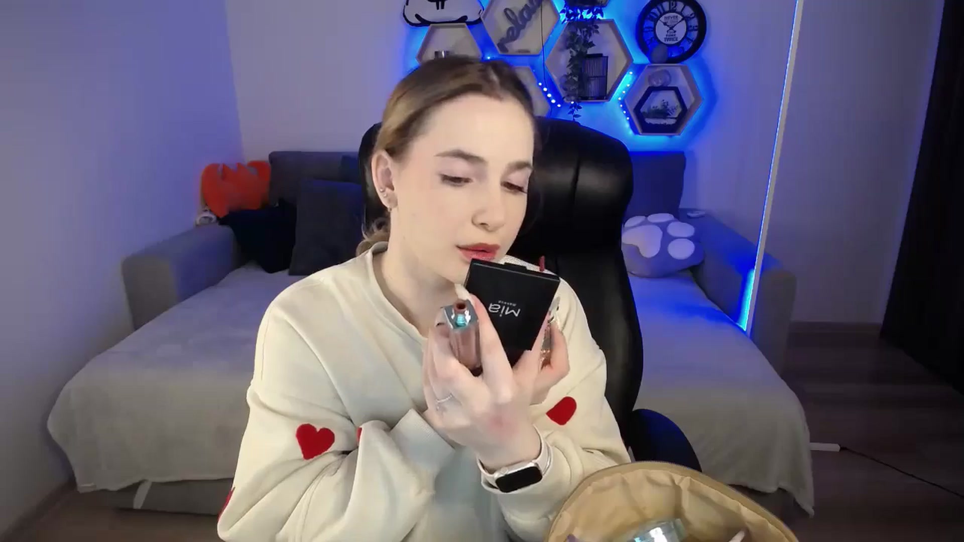 Gallery image thumbnail from SabrinaViolet's myfreecams stream on, 01/11/2025, 09:17 image 3 of 20