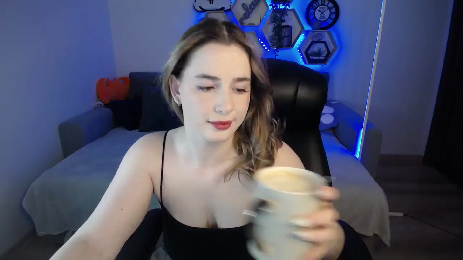 Gallery image thumbnail from SabrinaViolet's myfreecams stream on, 01/11/2025, 10:52 image 9 of 20