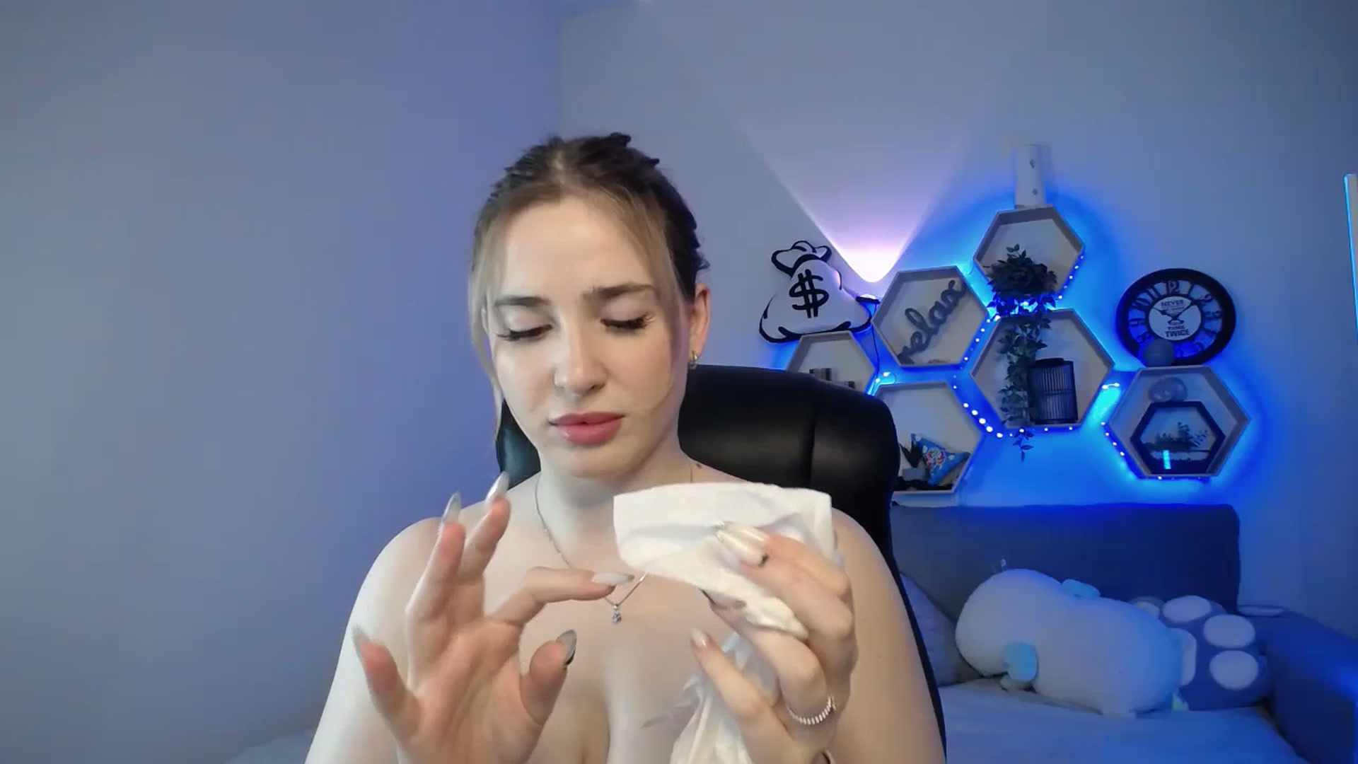 Gallery image thumbnail from SabrinaViolet's myfreecams stream on, 01/13/2025, 10:56 image 13 of 20