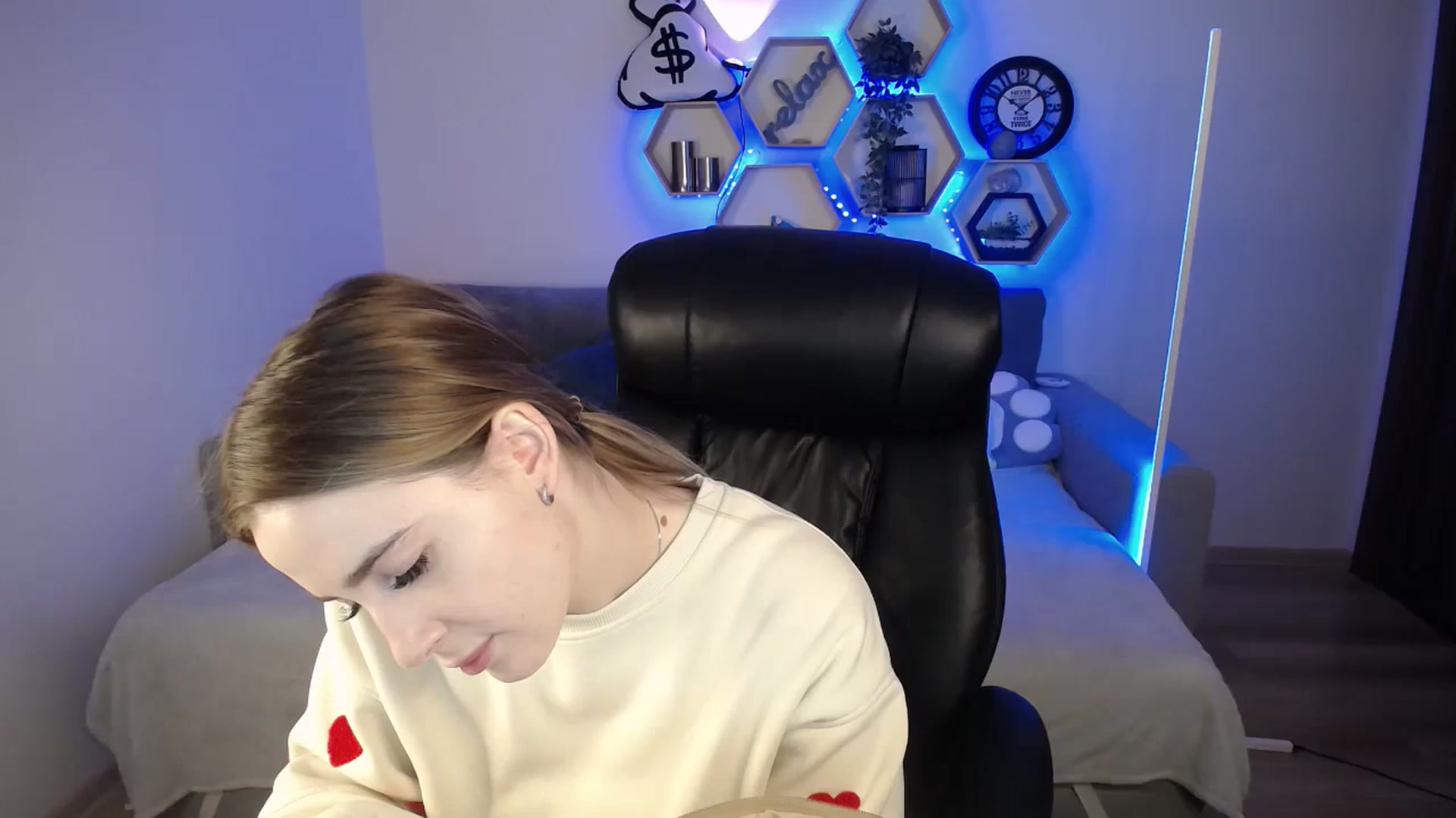 Gallery image thumbnail from SabrinaViolet's myfreecams stream on, 01/14/2025, 09:59 image 1 of 20