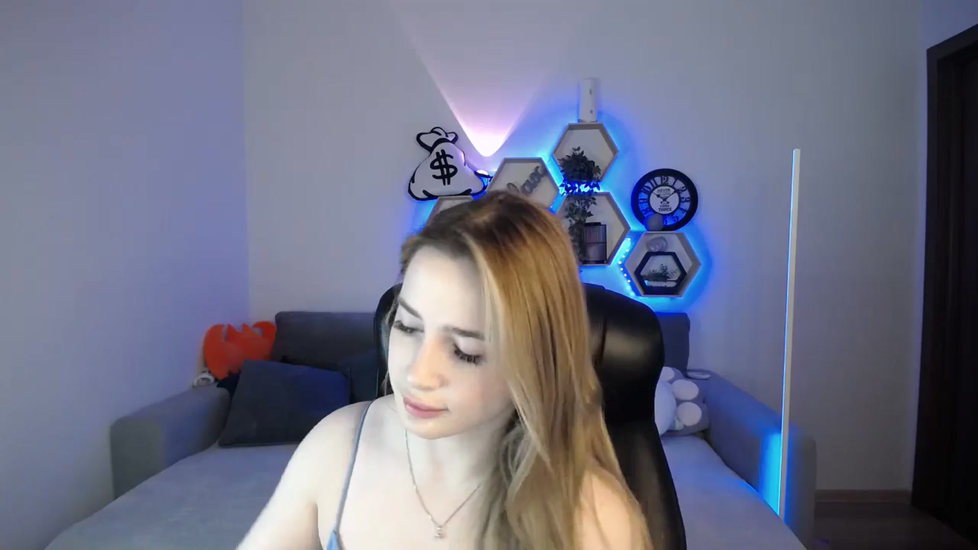 Gallery image thumbnail from SabrinaViolet's myfreecams stream on, 01/15/2025, 11:43 image 4 of 20
