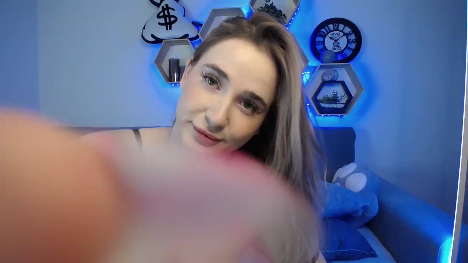 Gallery image thumbnail from SabrinaViolet's myfreecams stream on, 01/19/2025, 13:48 image 15 of 20