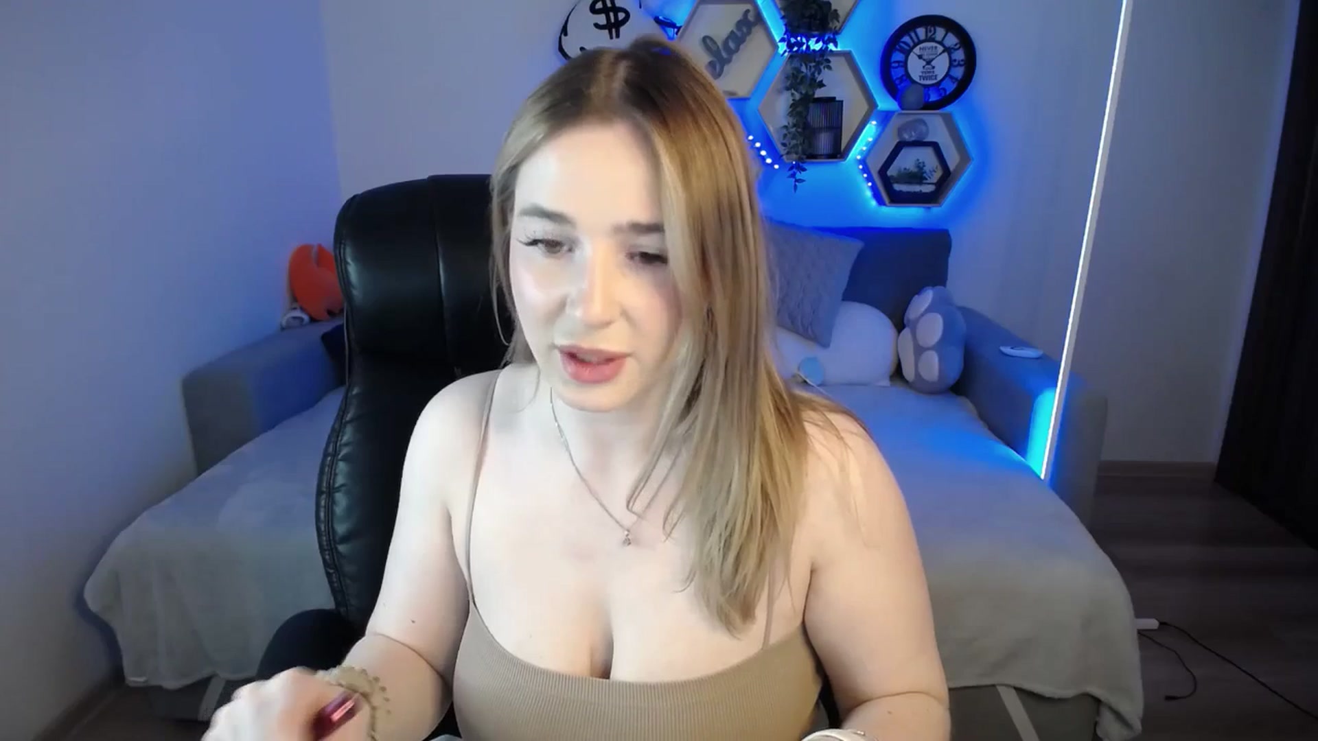 Gallery image thumbnail from SabrinaViolet's myfreecams stream on, 01/22/2025, 09:56 image 20 of 20