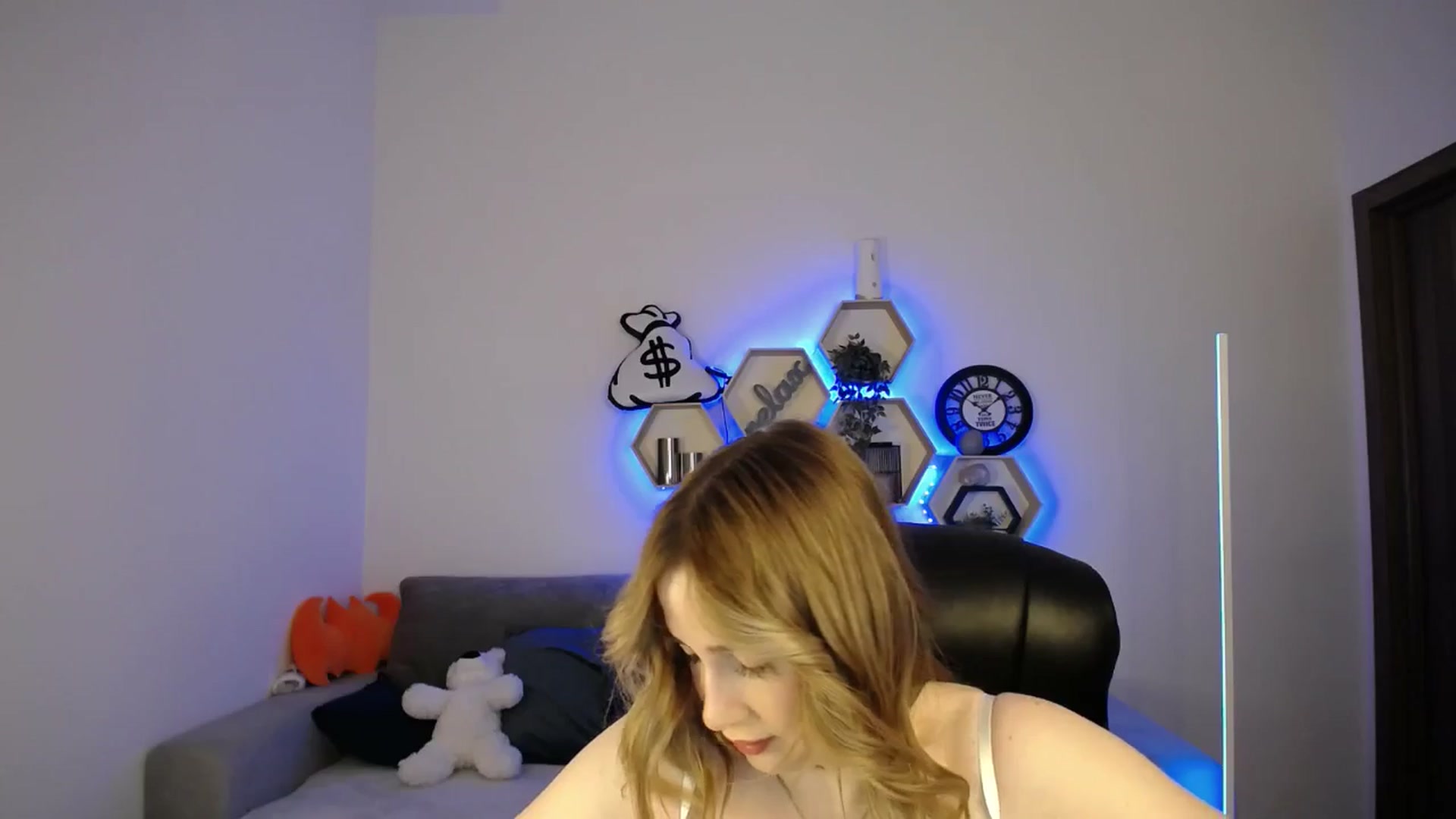 Gallery image thumbnail from SabrinaViolet's myfreecams stream on, 01/26/2025, 11:11 image 8 of 20