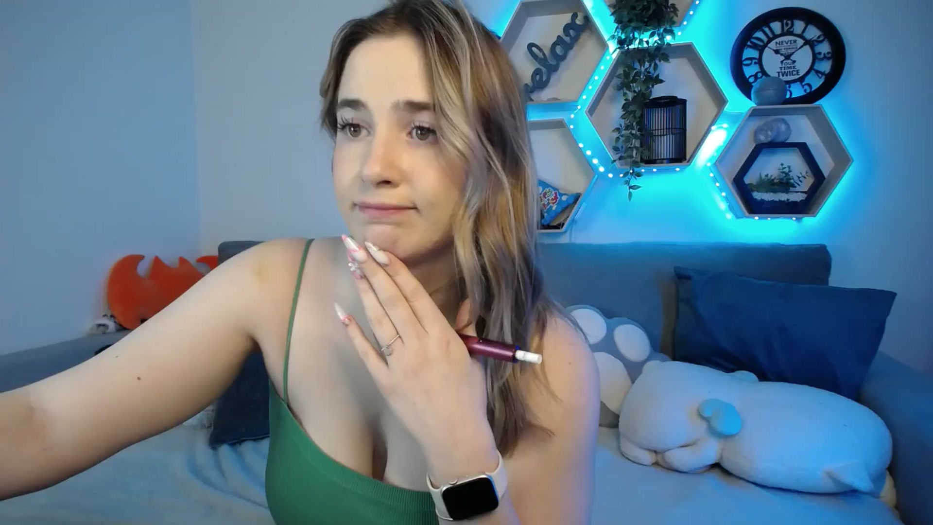 Gallery image thumbnail from SabrinaViolet's myfreecams stream on, 01/27/2025, 11:38 image 13 of 20