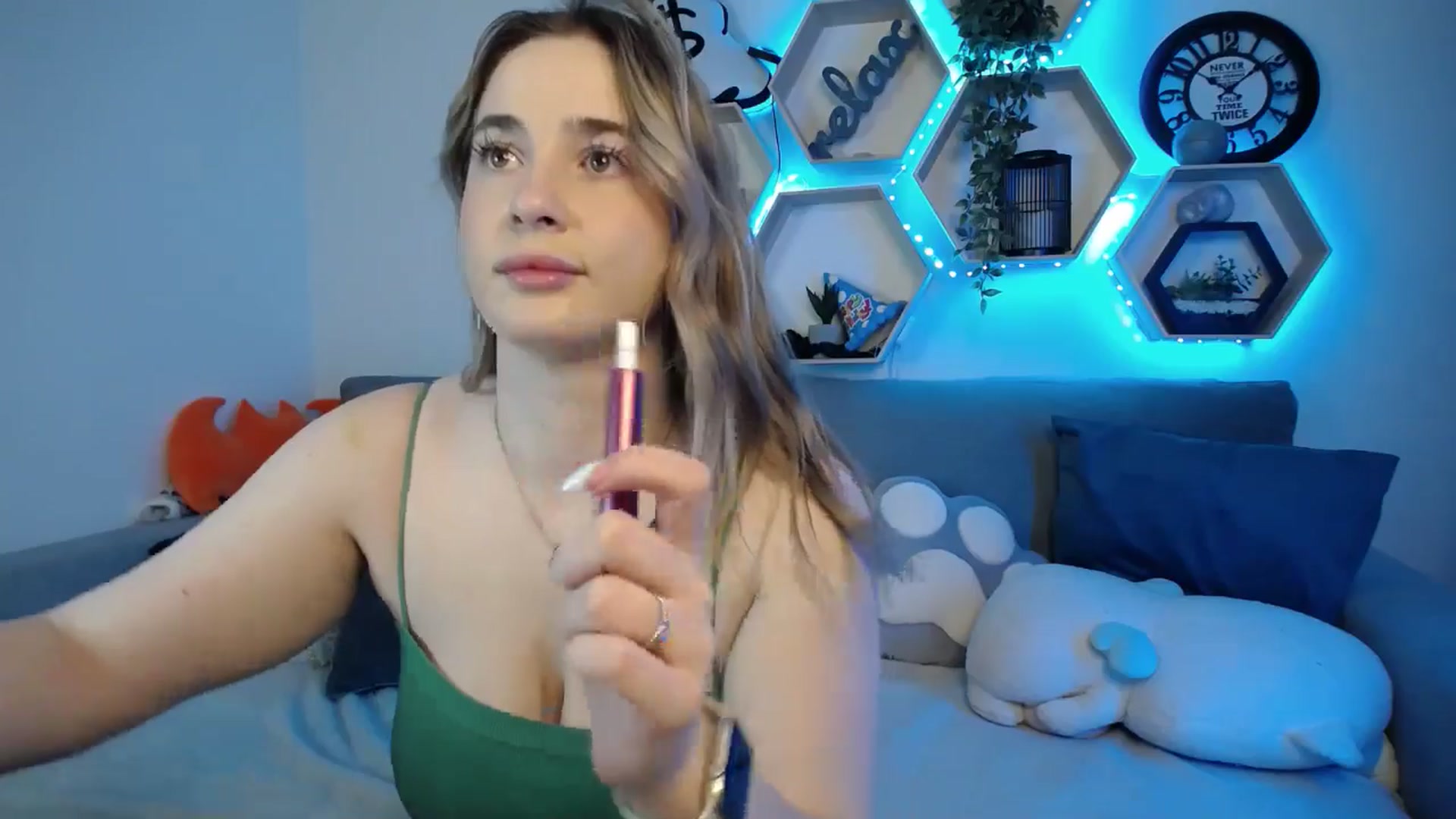 Gallery image thumbnail from SabrinaViolet's myfreecams stream on, 01/27/2025, 11:38 image 5 of 20