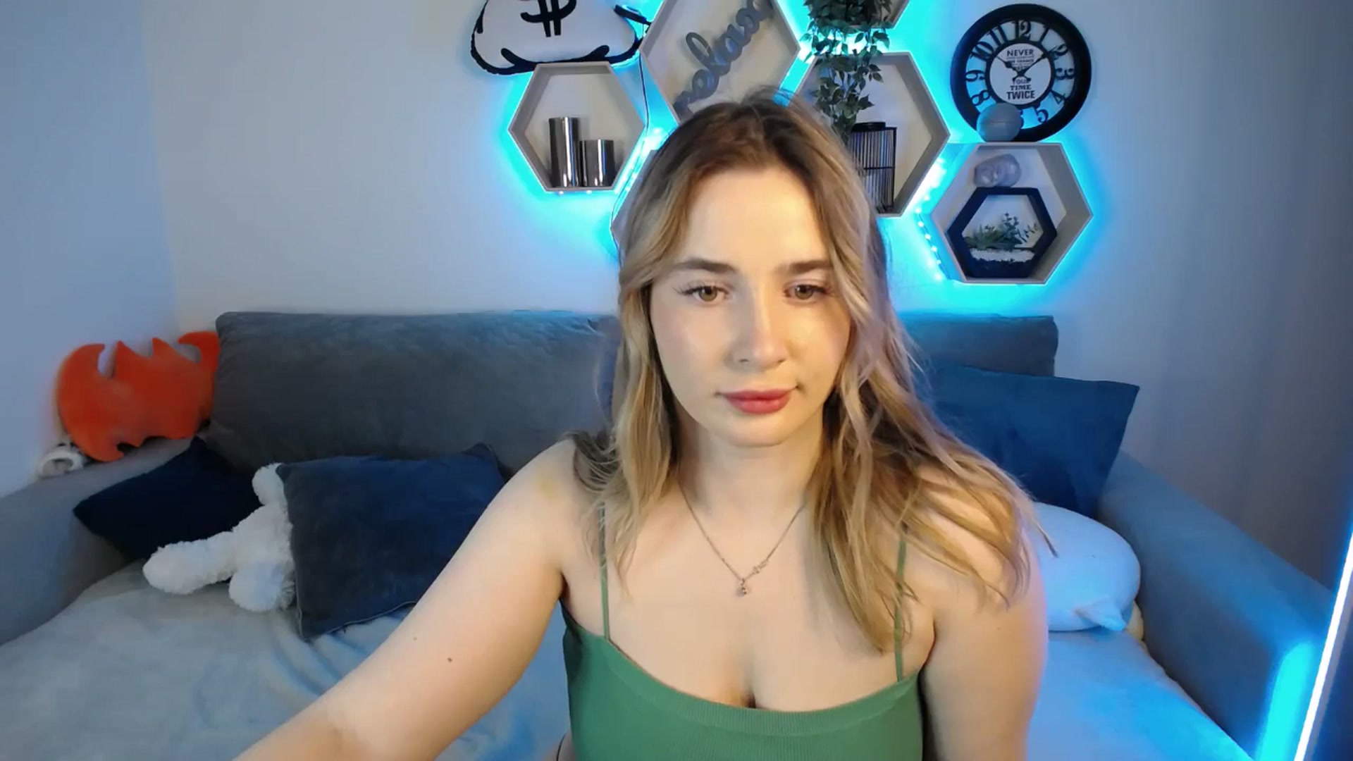Gallery image thumbnail from SabrinaViolet's myfreecams stream on, 01/27/2025, 12:02 image 6 of 20