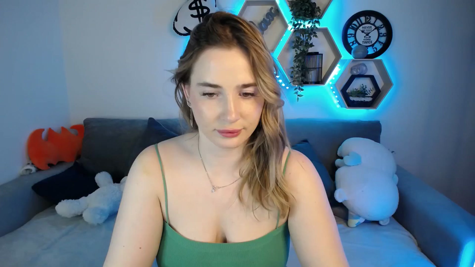 Gallery image thumbnail from SabrinaViolet's myfreecams stream on, 01/27/2025, 15:01 image 1 of 20