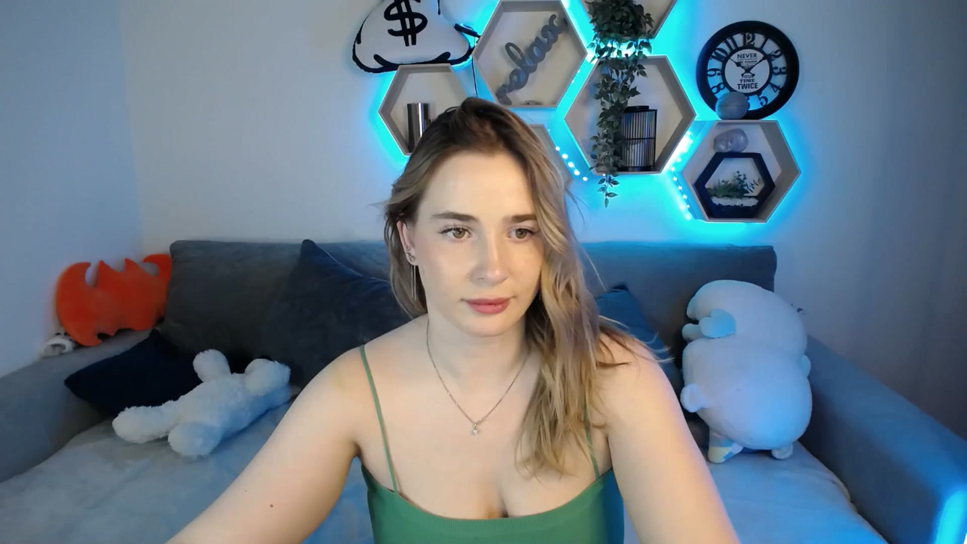 Gallery image thumbnail from SabrinaViolet's myfreecams stream on, 01/27/2025, 15:01 image 3 of 20