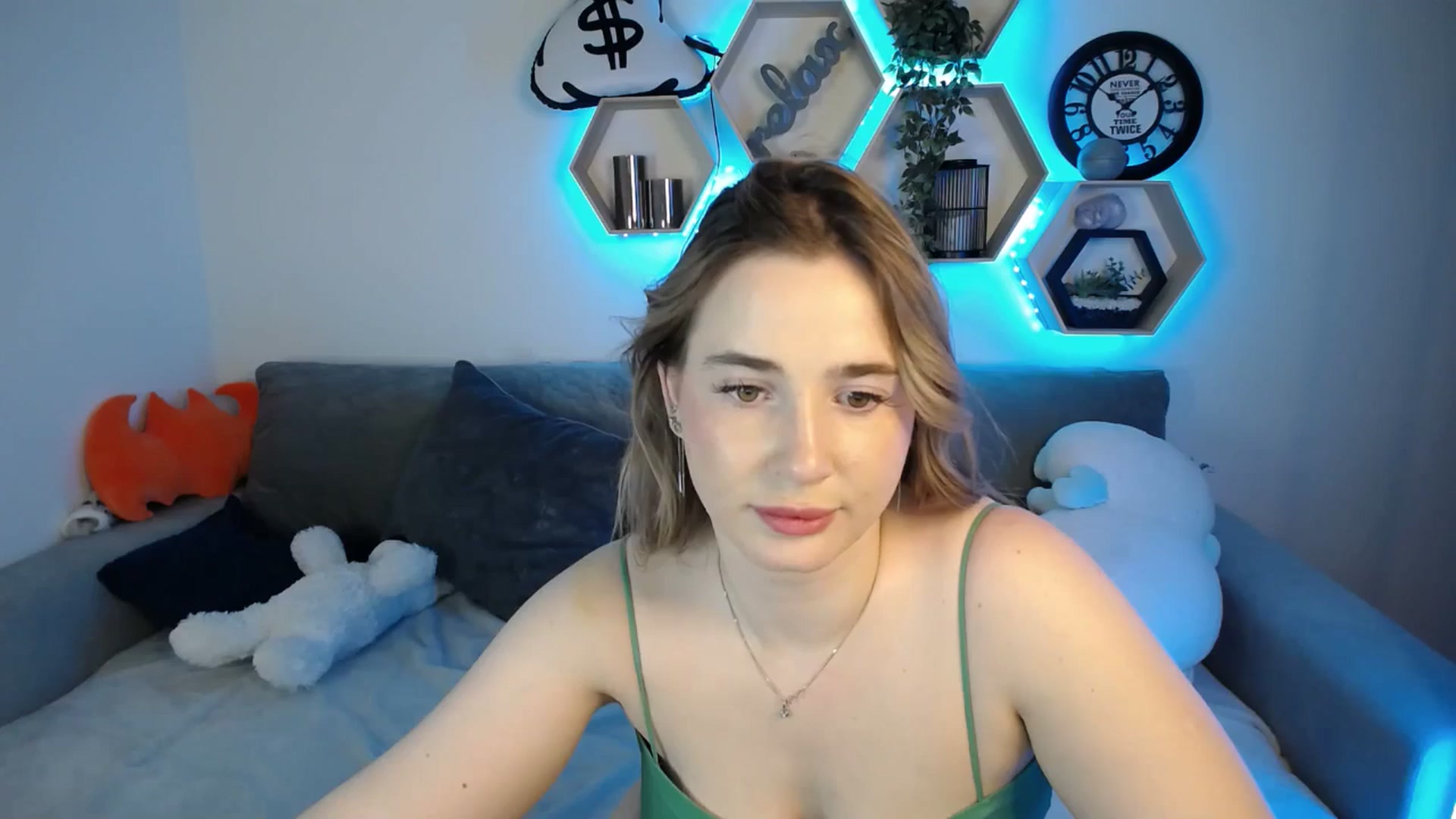 Gallery image thumbnail from SabrinaViolet's myfreecams stream on, 01/27/2025, 15:01 image 2 of 20
