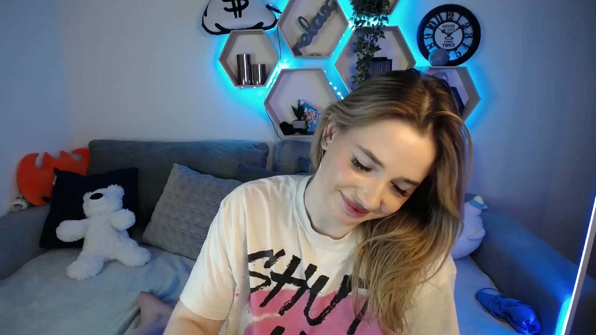 Gallery image thumbnail from SabrinaViolet's myfreecams stream on, 01/29/2025, 14:36 image 15 of 20