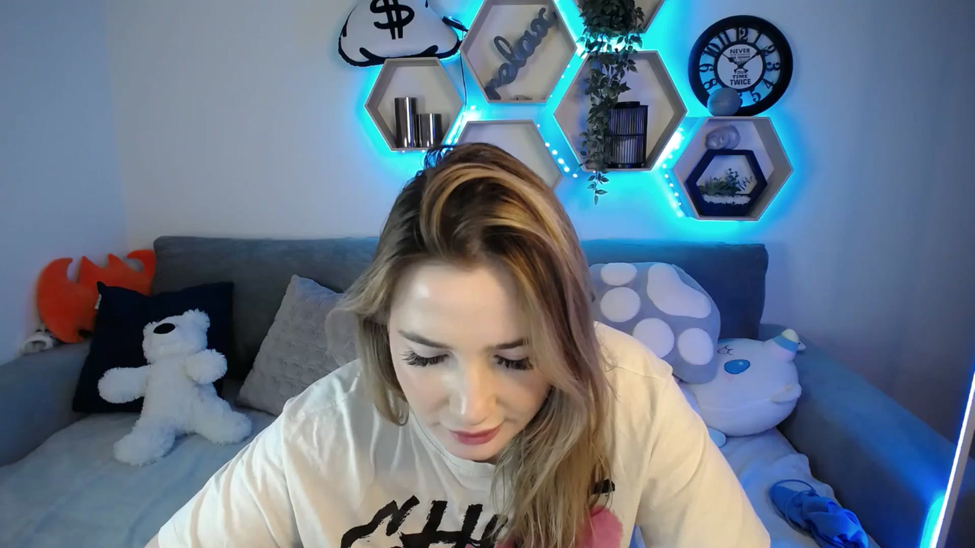 Gallery image thumbnail from SabrinaViolet's myfreecams stream on, 01/29/2025, 14:53 image 11 of 20