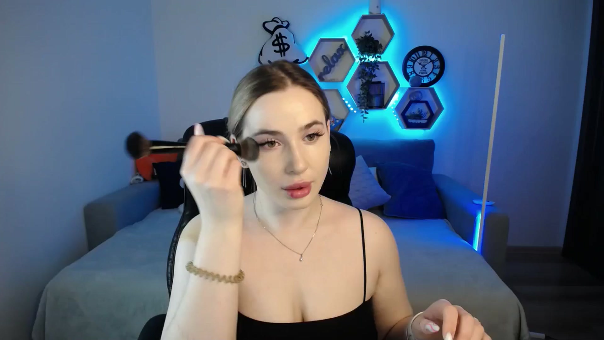Gallery image thumbnail from SabrinaViolet's myfreecams stream on, 02/04/2025, 09:39 image 1 of 20