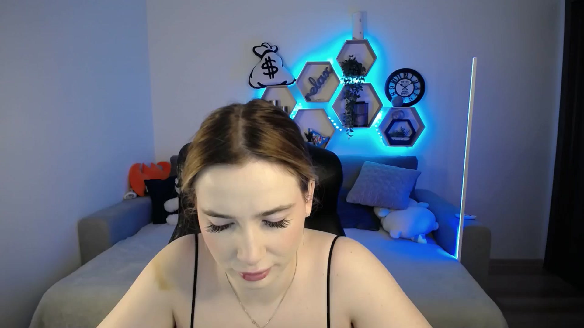 Gallery image thumbnail from SabrinaViolet's myfreecams stream on, 02/05/2025, 09:20 image 7 of 20
