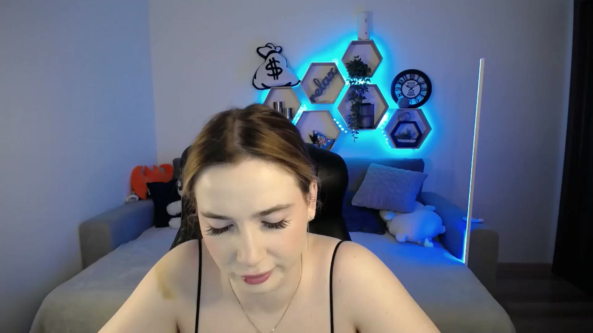 Gallery image thumbnail from SabrinaViolet's myfreecams stream on, 02/05/2025, 09:20 image 9 of 20