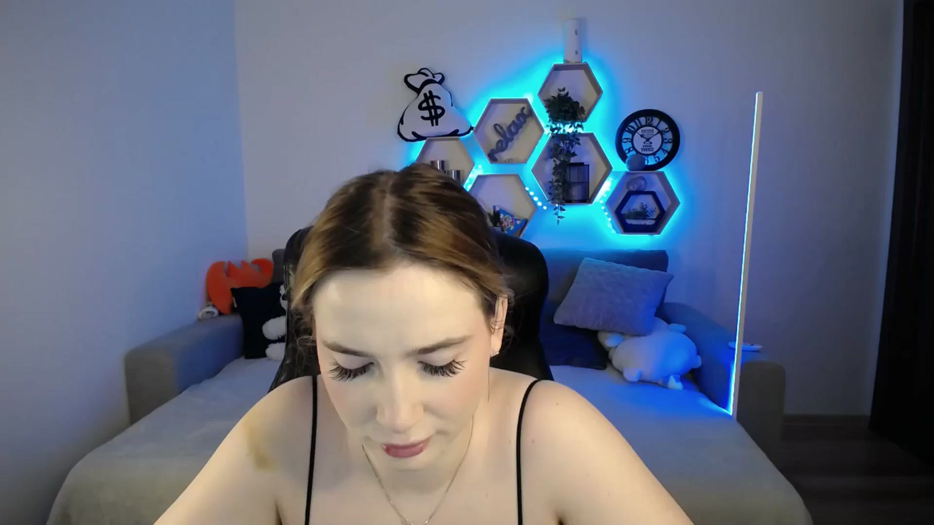 Gallery image thumbnail from SabrinaViolet's myfreecams stream on, 02/05/2025, 09:20 image 8 of 20