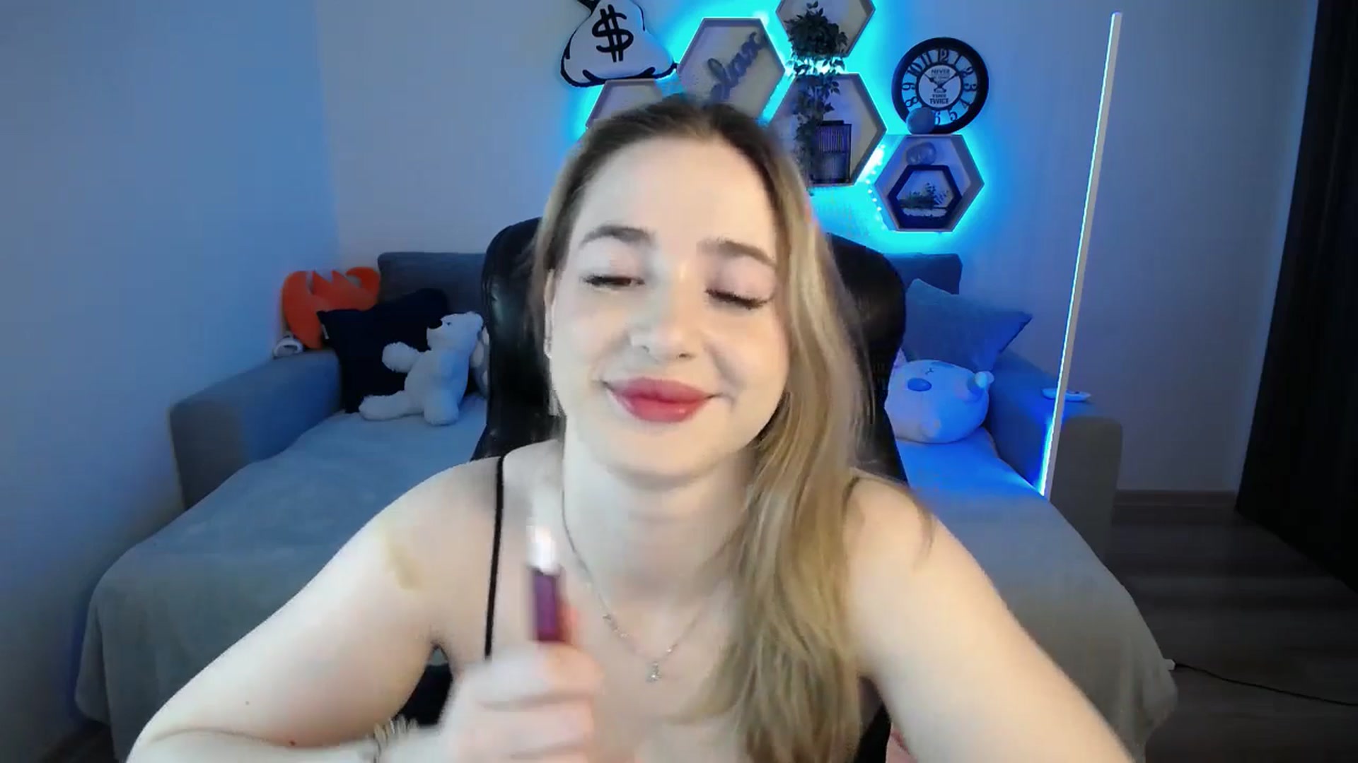 Gallery image thumbnail from SabrinaViolet's myfreecams stream on, 02/07/2025, 09:39 image 11 of 20