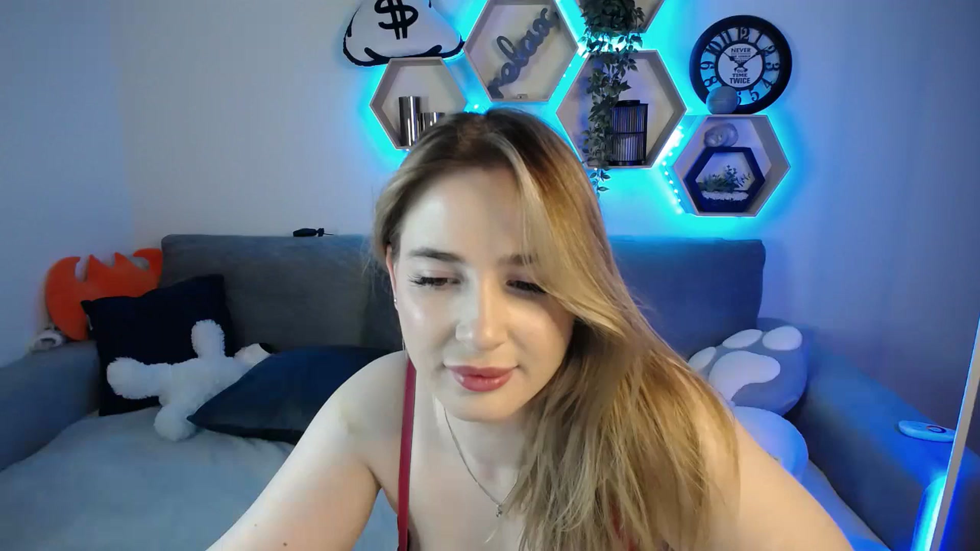Gallery image thumbnail from SabrinaViolet's myfreecams stream on, 02/08/2025, 11:53 image 10 of 20