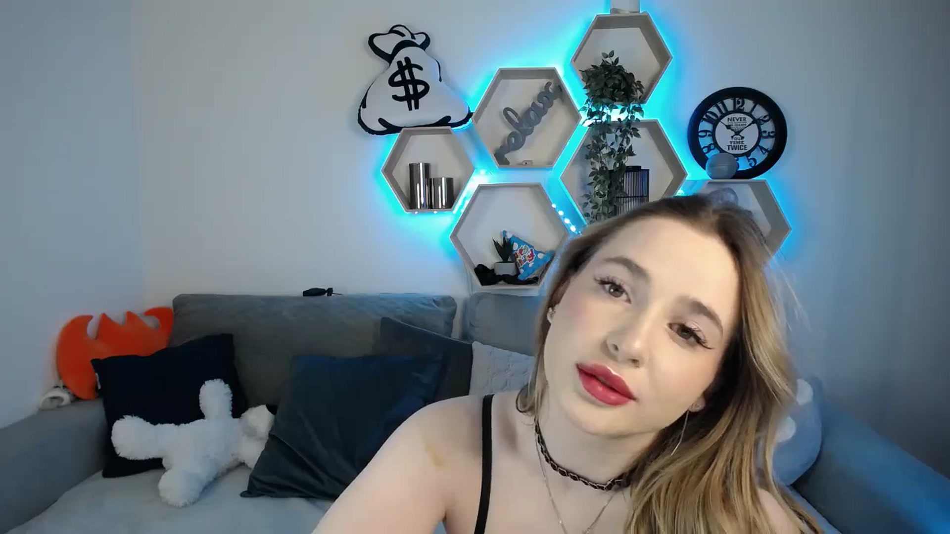 Gallery image thumbnail from SabrinaViolet's myfreecams stream on, 02/09/2025, 10:21 image 15 of 20