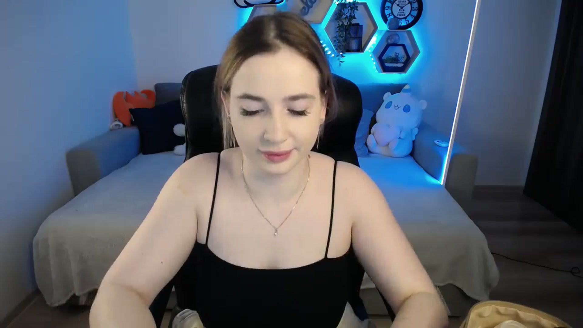 Gallery image thumbnail from SabrinaViolet's myfreecams stream on, 02/11/2025, 11:20 image 3 of 20