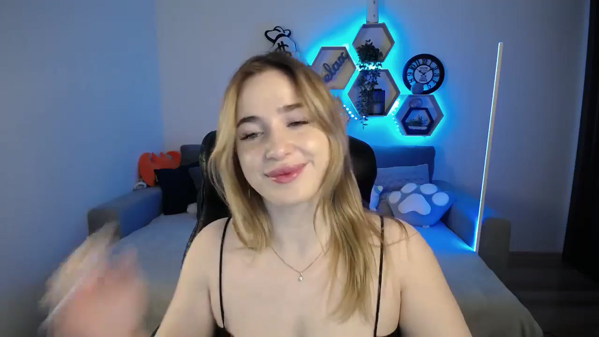 Gallery image thumbnail from SabrinaViolet's myfreecams stream on, 02/14/2025, 09:22 image 3 of 20