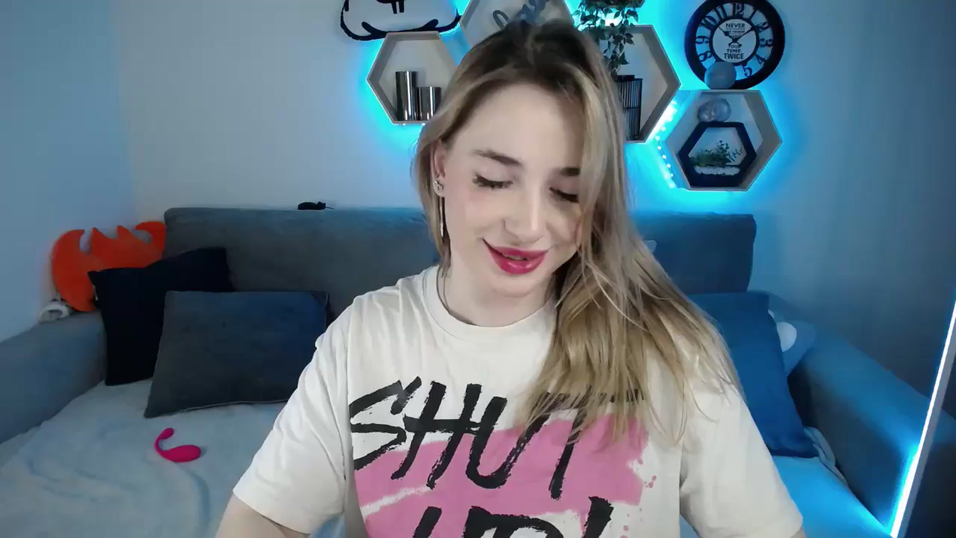 Gallery image thumbnail from SabrinaViolet's myfreecams stream on, 02/14/2025, 11:49 image 7 of 20