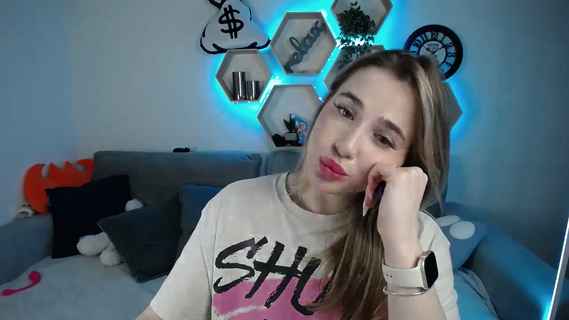 Gallery image thumbnail from SabrinaViolet's myfreecams stream on, 02/14/2025, 13:42 image 16 of 20
