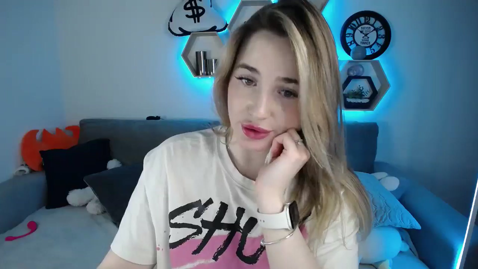 Gallery image thumbnail from SabrinaViolet's myfreecams stream on, 02/14/2025, 14:49 image 10 of 20