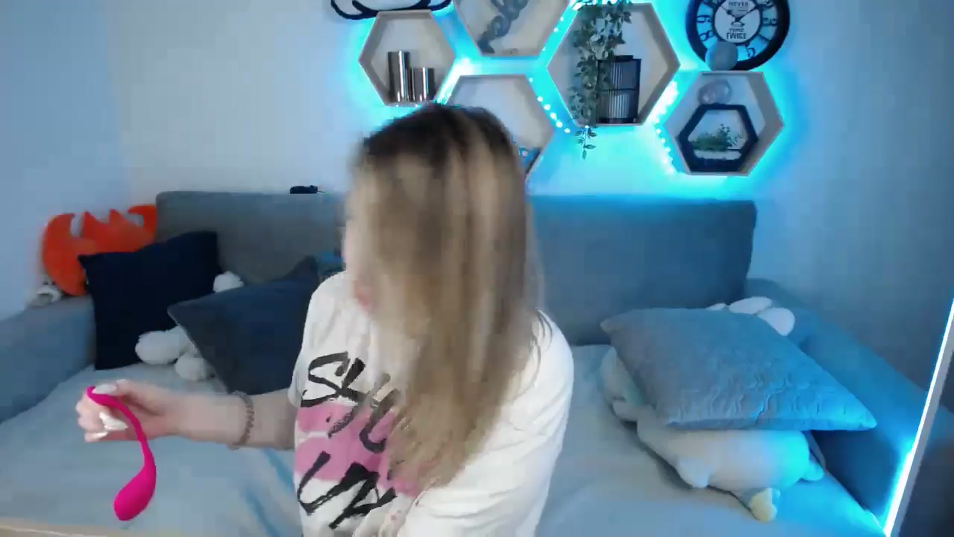 Gallery image thumbnail from SabrinaViolet's myfreecams stream on, 02/14/2025, 14:49 image 20 of 20