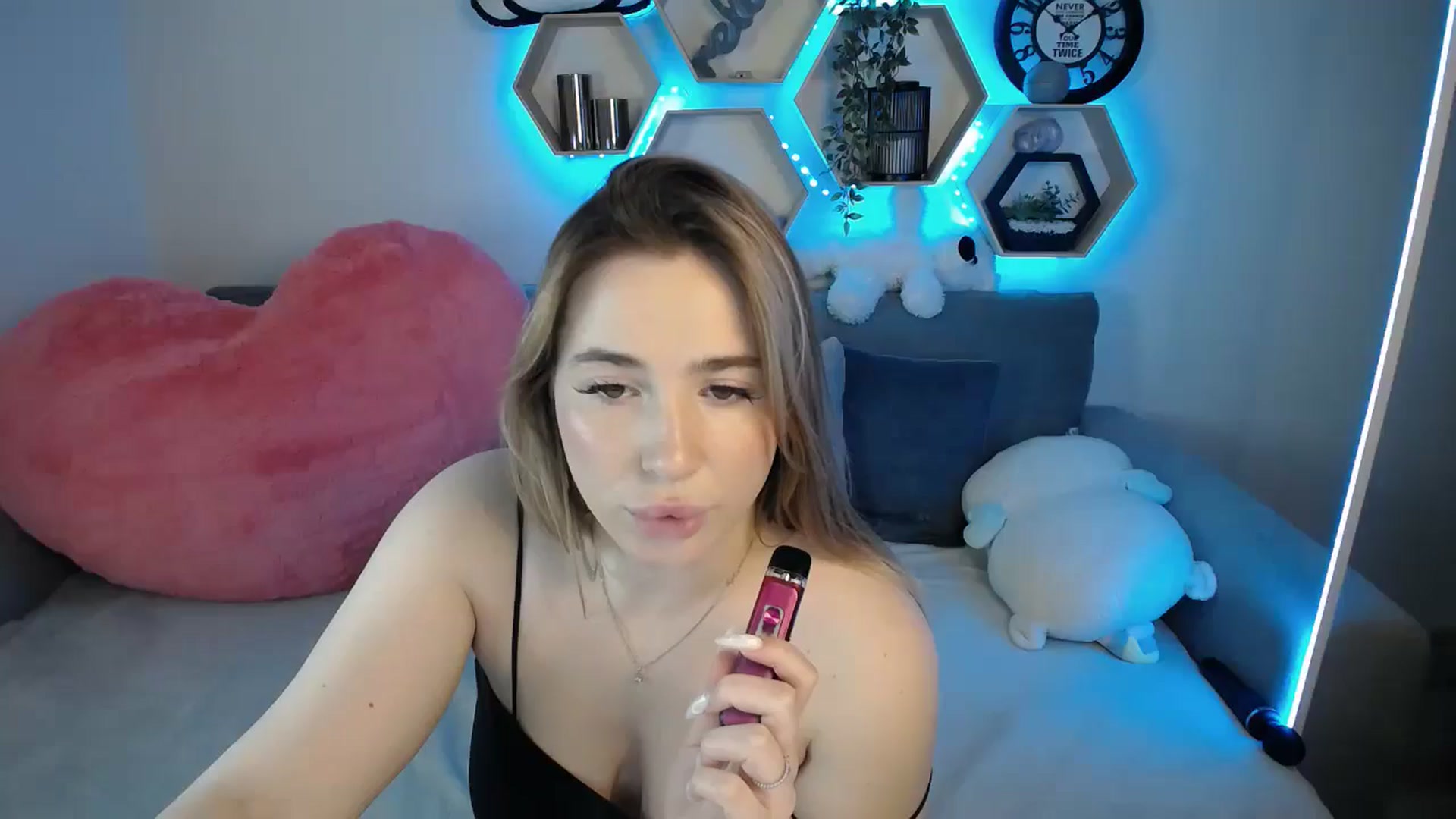 Gallery image thumbnail from SabrinaViolet's myfreecams stream on, 02/16/2025, 11:01 image 1 of 20
