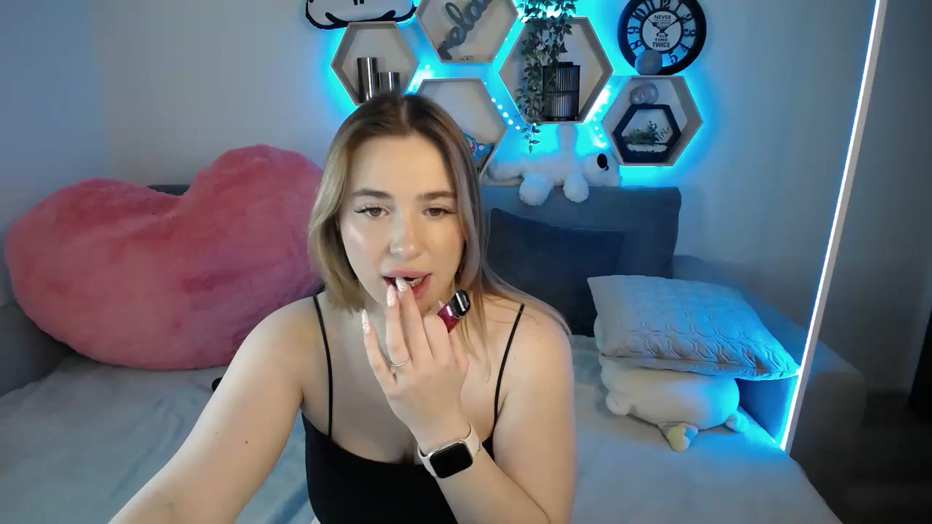 Gallery image thumbnail from SabrinaViolet's myfreecams stream on, 02/16/2025, 12:07 image 3 of 20