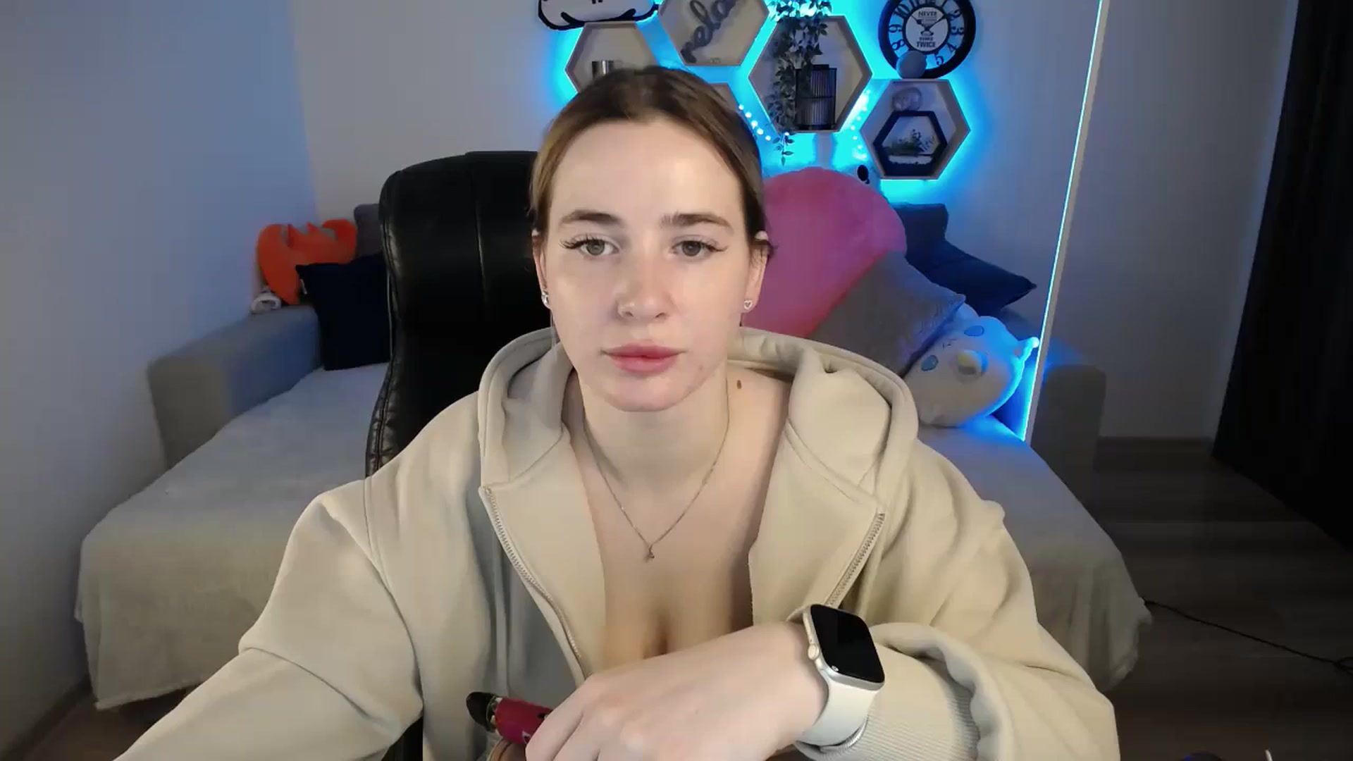 Gallery image thumbnail from SabrinaViolet's myfreecams stream on, 02/19/2025, 09:40 image 2 of 20