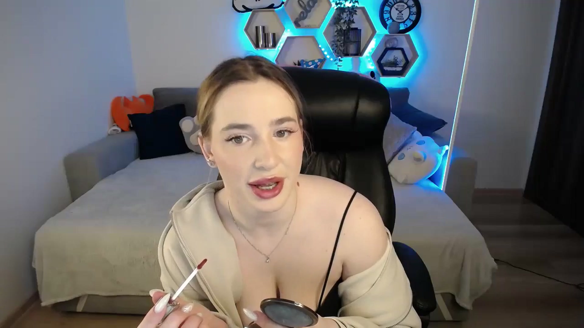 Gallery image thumbnail from SabrinaViolet's myfreecams stream on, 02/19/2025, 09:40 image 11 of 20