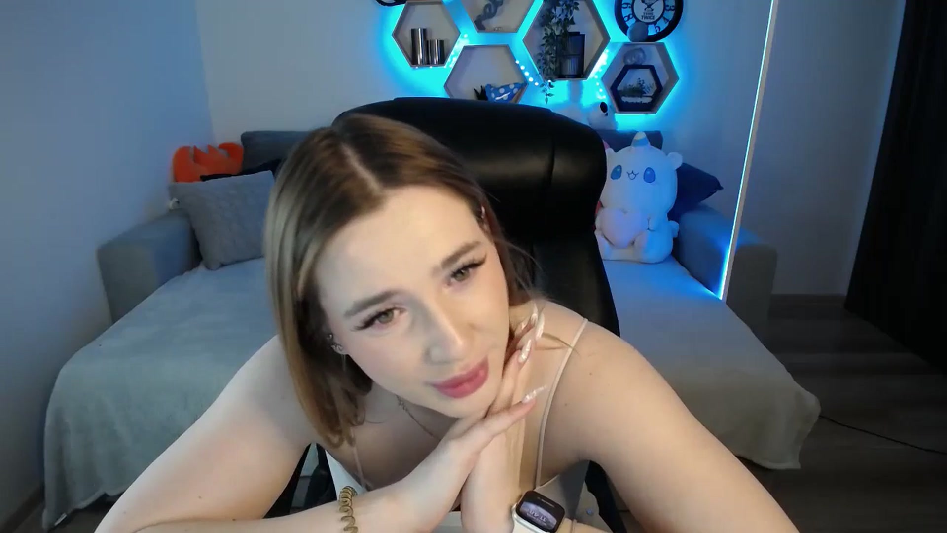 Gallery image thumbnail from SabrinaViolet's myfreecams stream on, 02/23/2025, 10:10 image 15 of 20