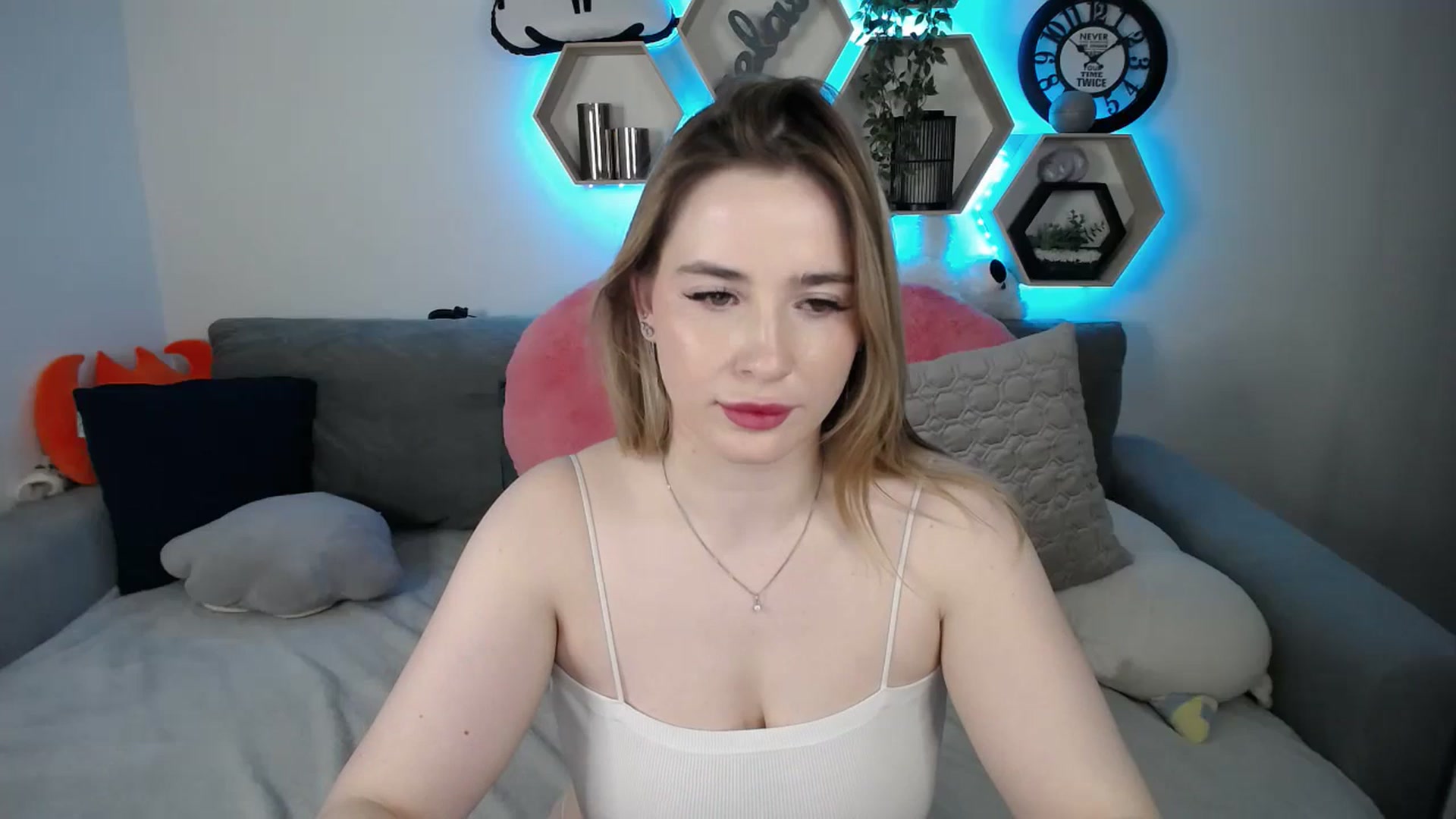 Gallery image thumbnail from SabrinaViolet's myfreecams stream on, 02/23/2025, 14:08 image 6 of 20