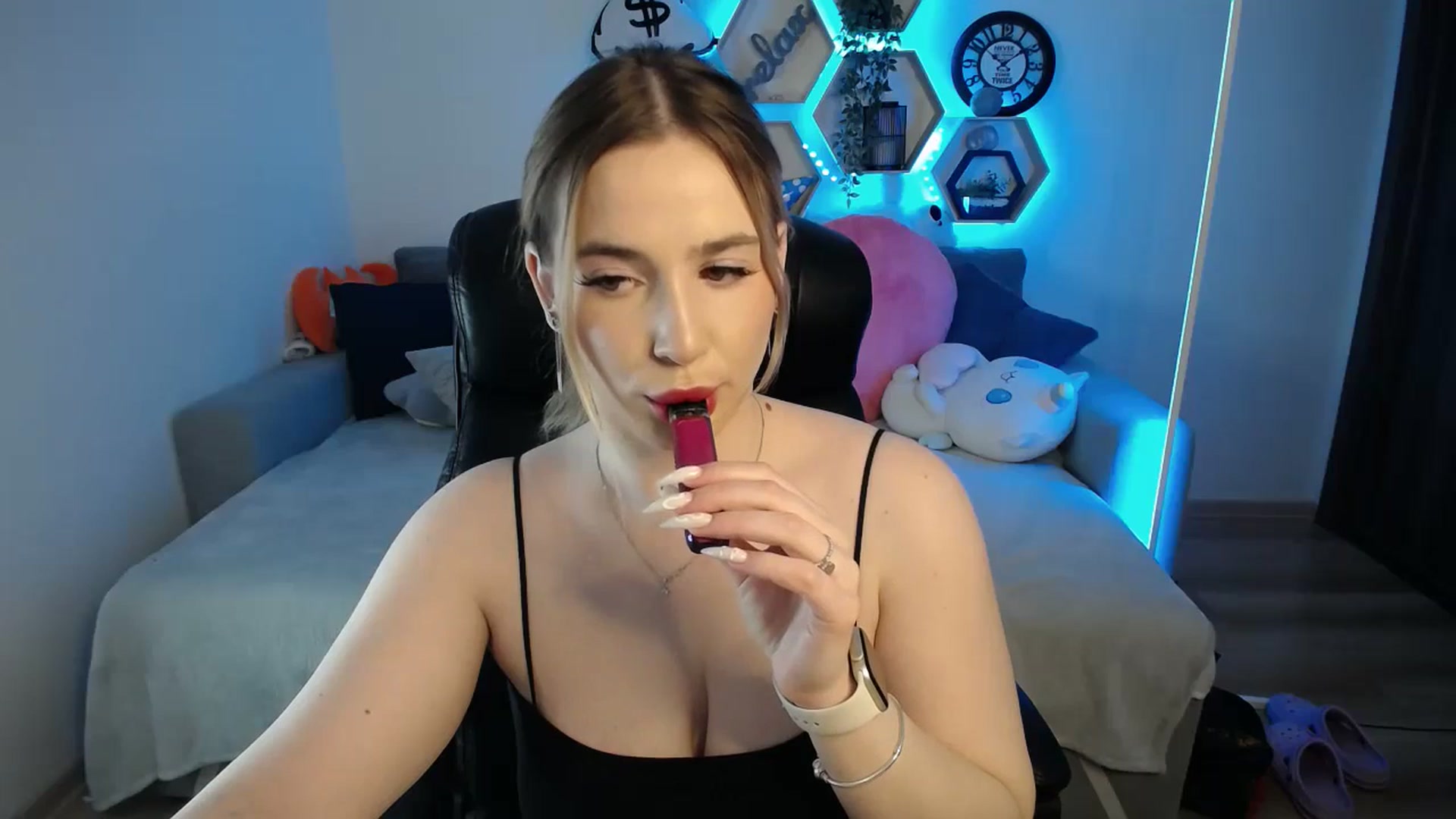 Gallery image thumbnail from SabrinaViolet's myfreecams stream on, 02/24/2025, 09:35 image 14 of 20