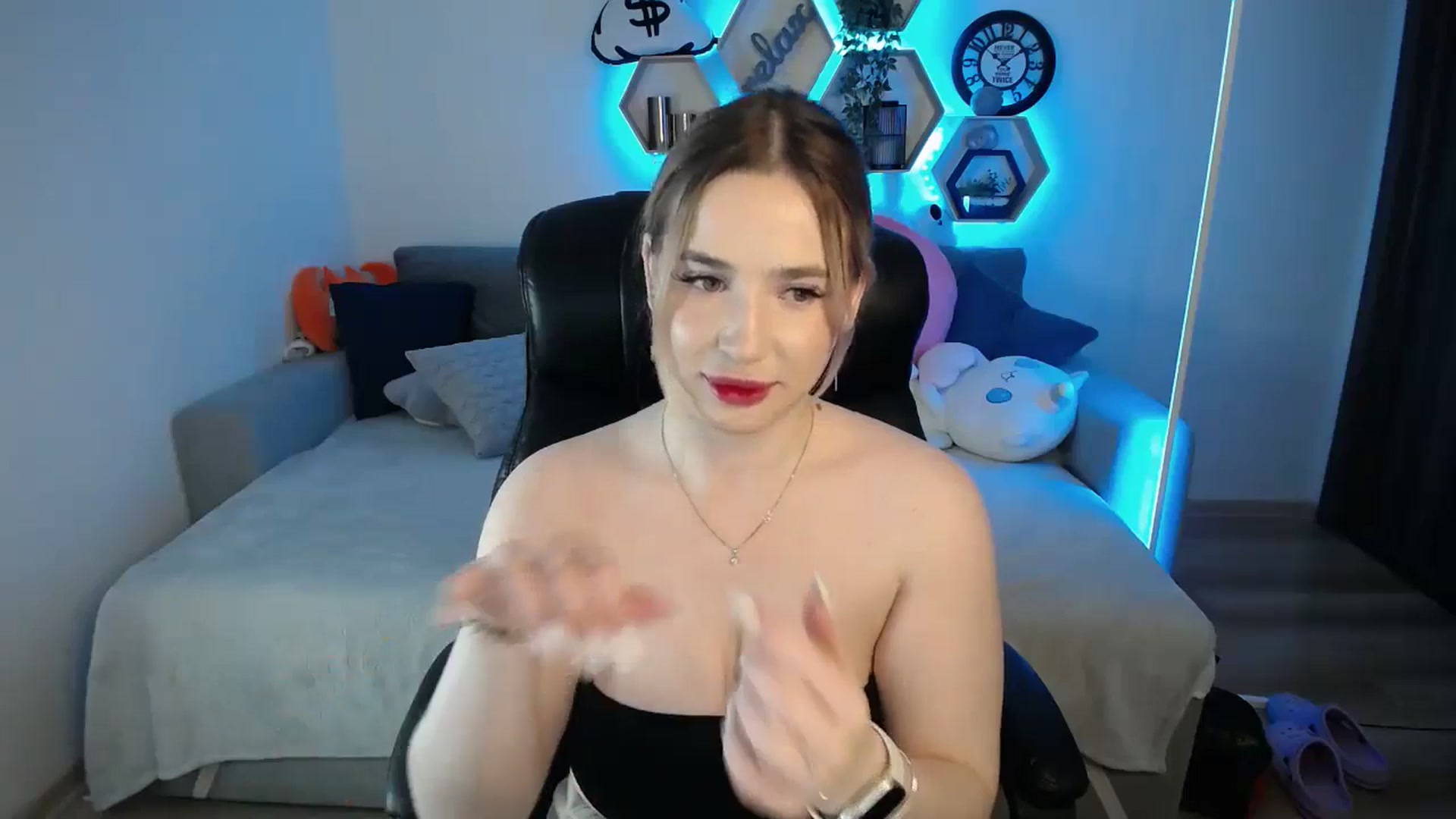 Gallery image thumbnail from SabrinaViolet's myfreecams stream on, 02/24/2025, 10:48 image 3 of 20