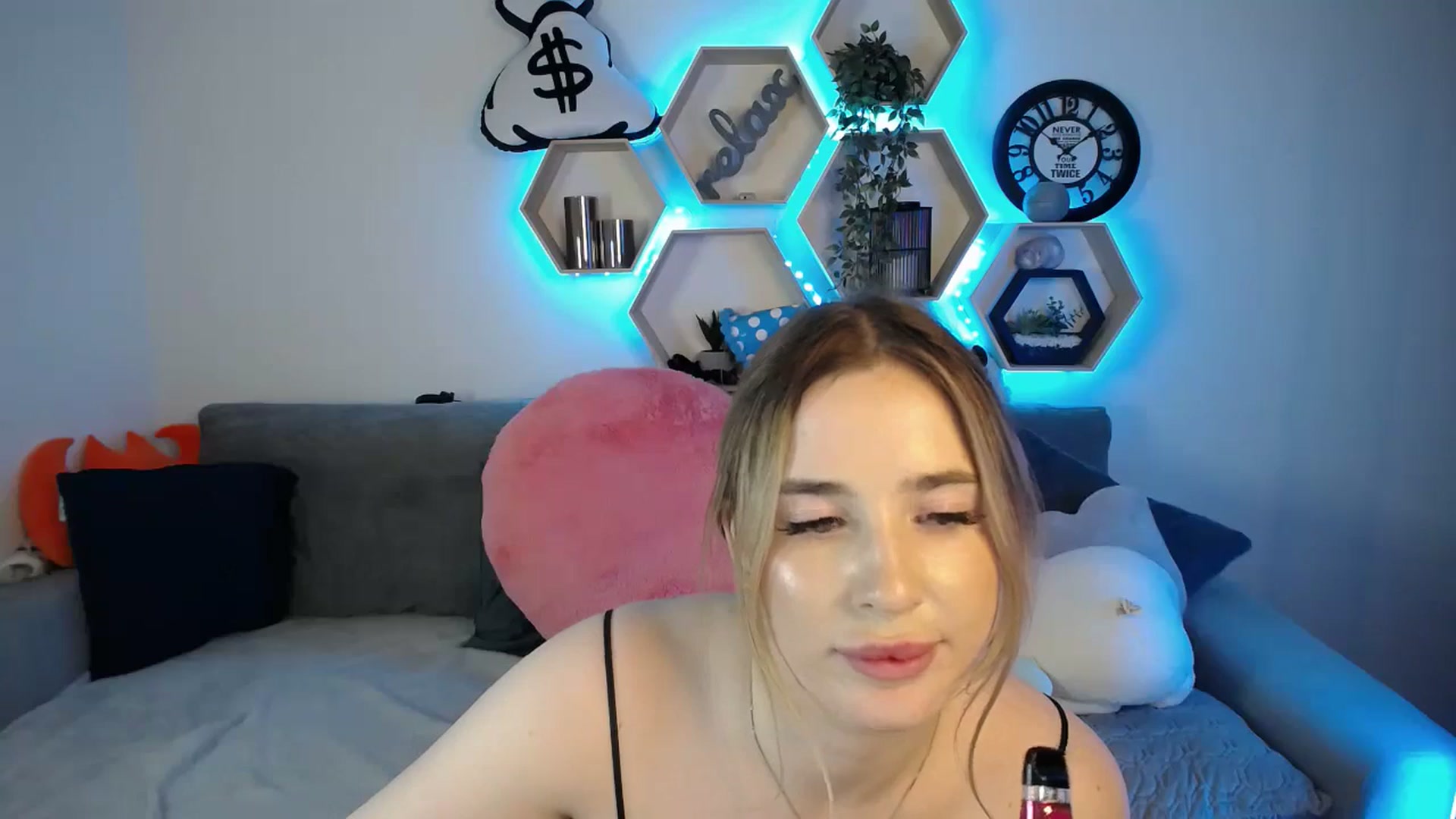 Gallery image thumbnail from SabrinaViolet's myfreecams stream on, 02/24/2025, 13:12 image 6 of 20