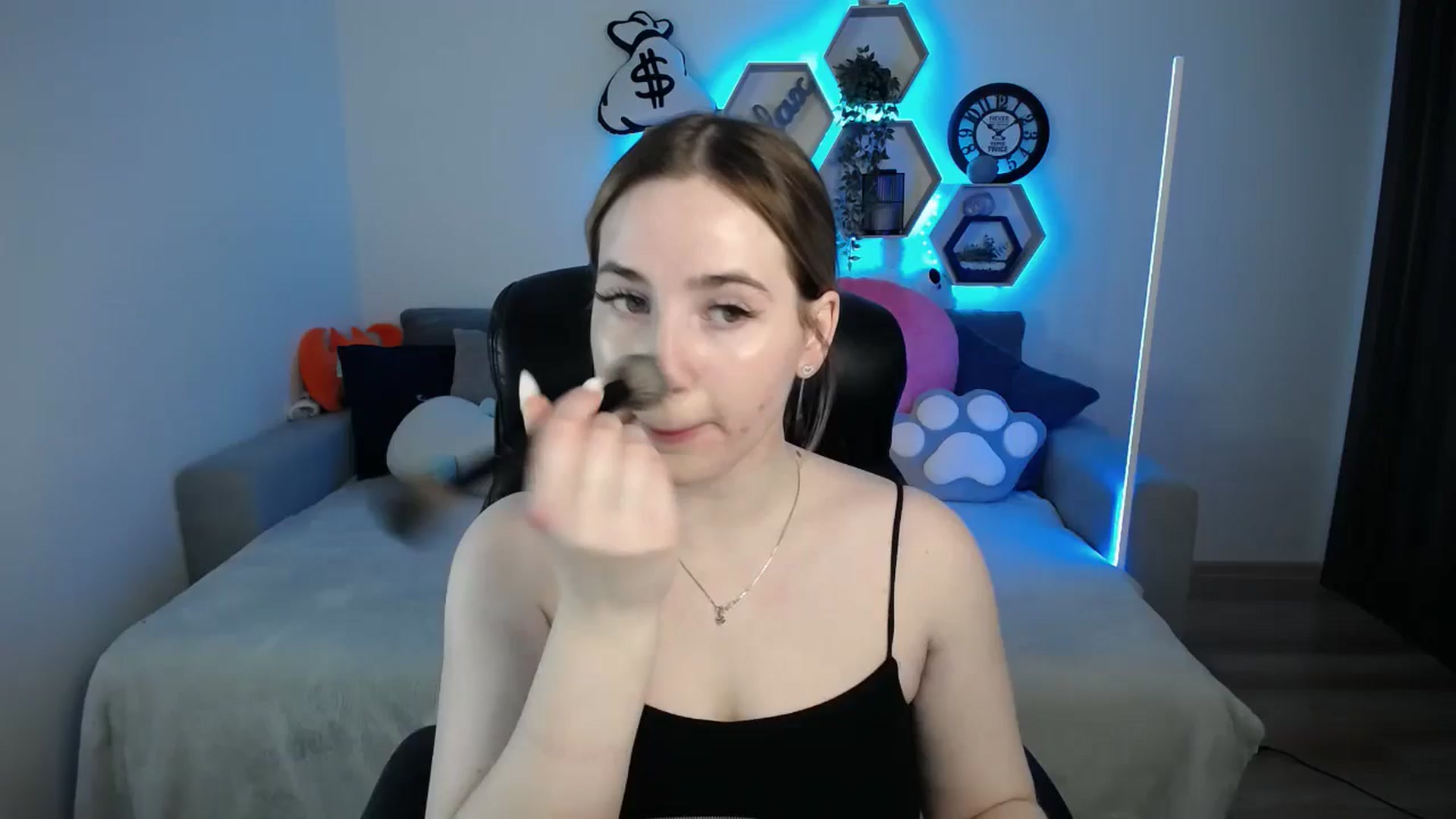 Gallery image thumbnail from SabrinaViolet's myfreecams stream on, 02/25/2025, 10:37 image 1 of 20