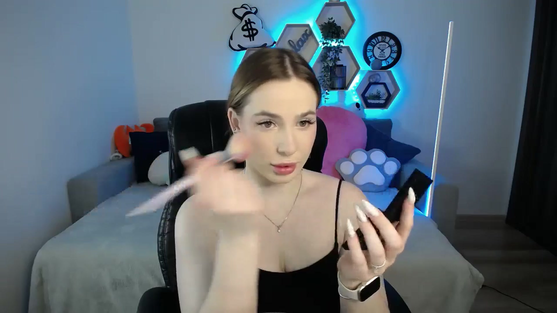 Gallery image thumbnail from SabrinaViolet's myfreecams stream on, 02/25/2025, 10:37 image 3 of 20