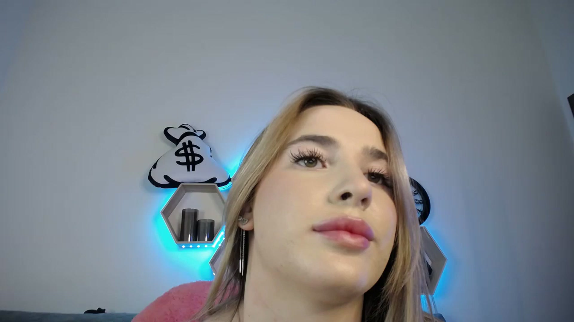 Gallery image thumbnail from SabrinaViolet's myfreecams stream on, 02/25/2025, 11:31 image 13 of 20