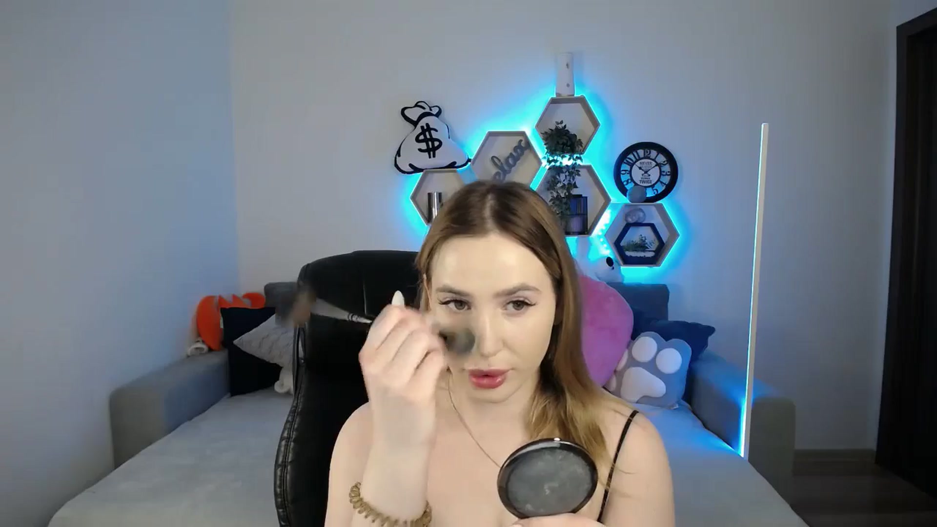 Gallery image thumbnail from SabrinaViolet's myfreecams stream on, 02/26/2025, 10:05 image 4 of 20