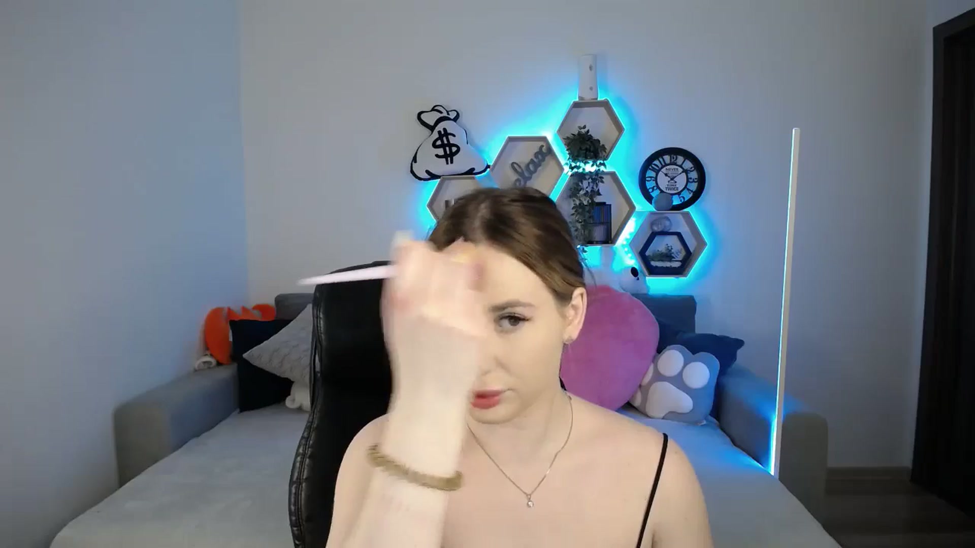 Gallery image thumbnail from SabrinaViolet's myfreecams stream on, 02/26/2025, 10:05 image 5 of 20