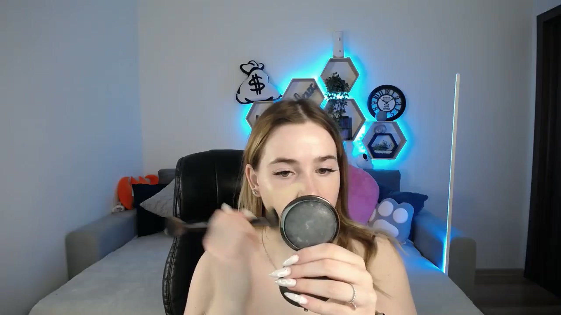 Gallery image thumbnail from SabrinaViolet's myfreecams stream on, 02/26/2025, 10:05 image 3 of 20