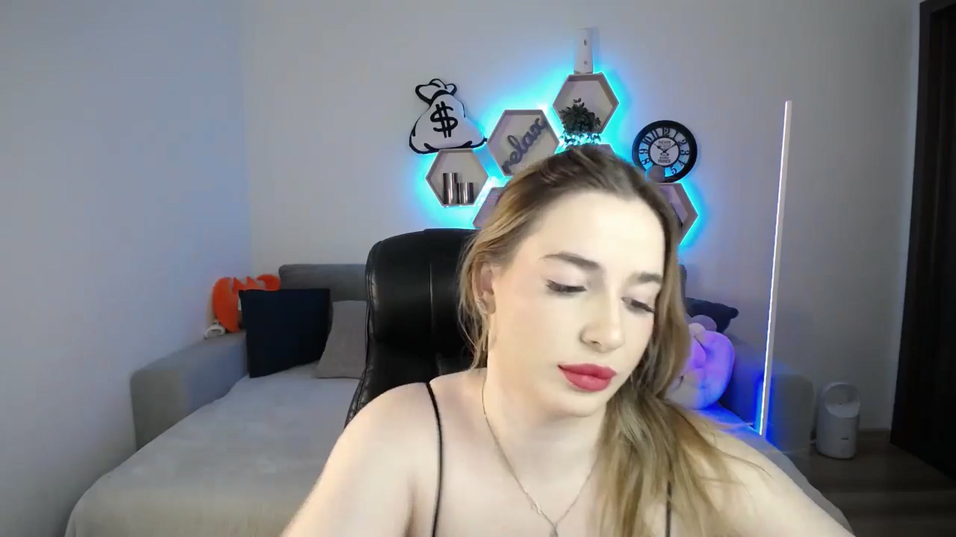 Gallery image thumbnail from SabrinaViolet's myfreecams stream on, 02/28/2025, 10:42 image 6 of 20
