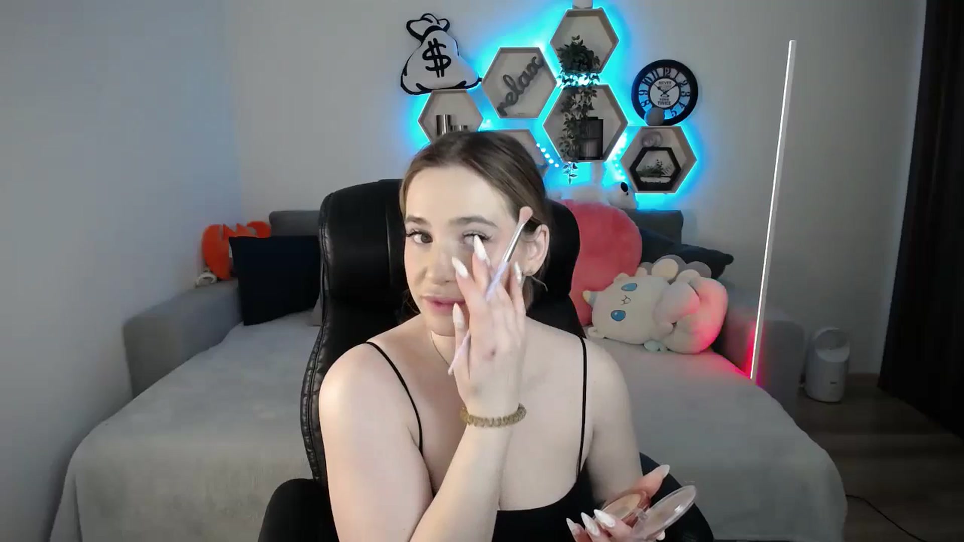 Gallery image thumbnail from SabrinaViolet's myfreecams stream on, 02/28/2025, 10:42 image 4 of 20